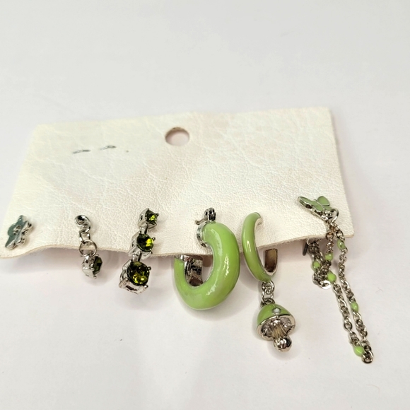 NWT Free People Le Jardin Hoop Earring Set Peridot - Picture 2 of 4